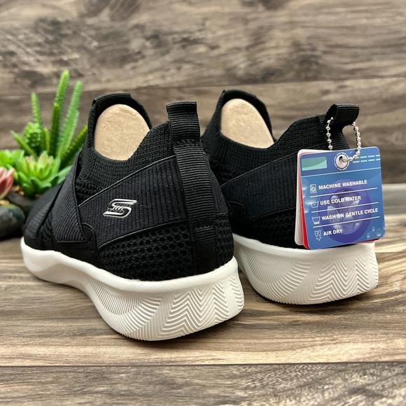 NIB Skechers 8W WIDE FIT Bobs Sport Bob Squad 2 Slip On Sneaker Black - Picture 8 of 12